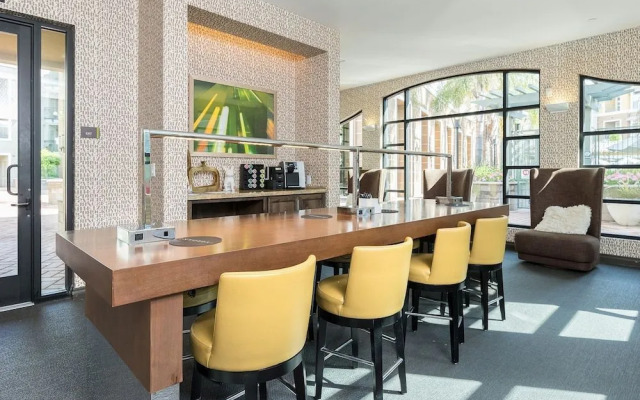 Global Luxury Suites Baypointe Station