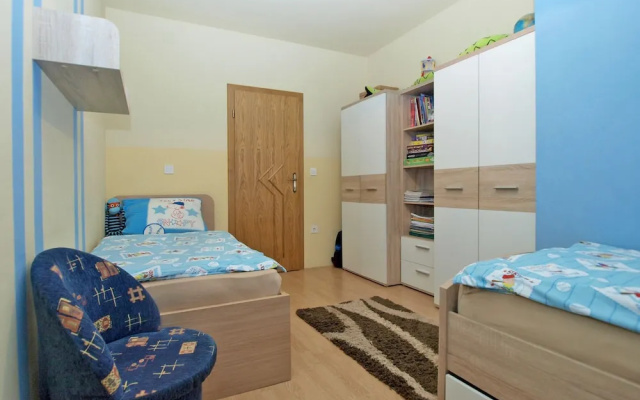 Apartment 1800