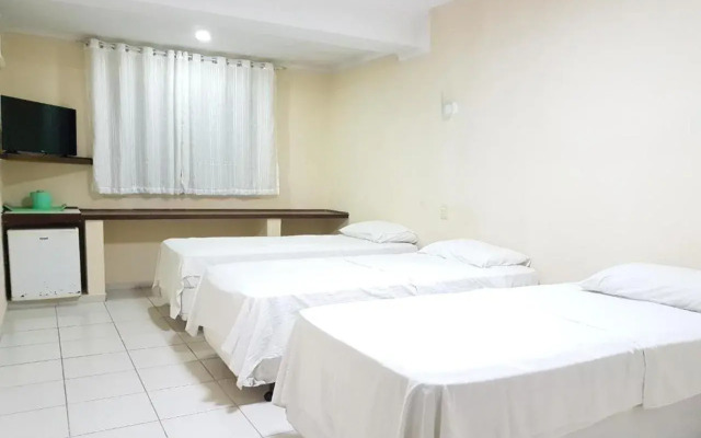 OYO Del Verde Hotel