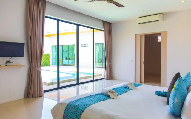 Alhambra Pool Villas & Pool Access Rooms