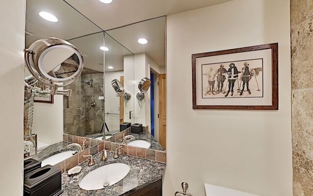 855car84 2 Bedroom Condo