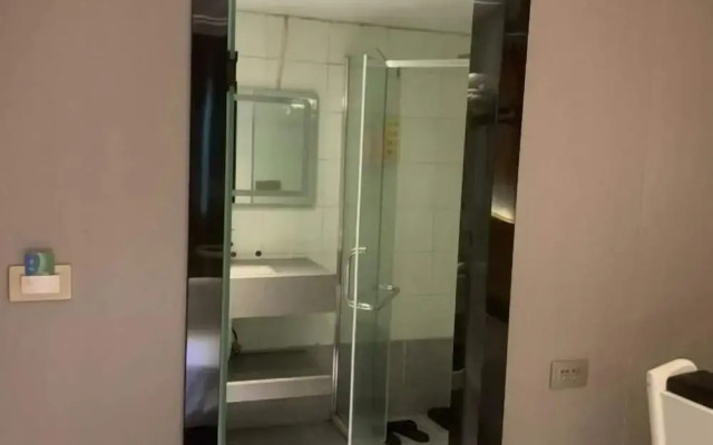 Ruian Shangpin E-sports Hotel