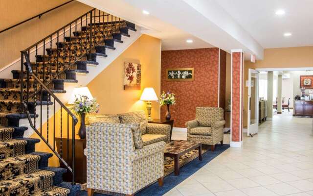 Econo Lodge Lake Region