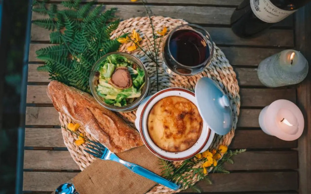 Hetre Sous Le Charme