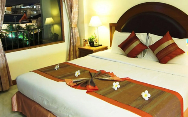 P.S Hotel  (SHA Extra Plus)