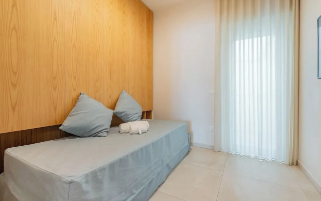 Marina Apartment 100m From Sea