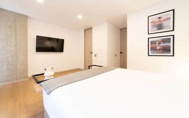 Panoramic 3 BR w Balcony in Laureles Medell n