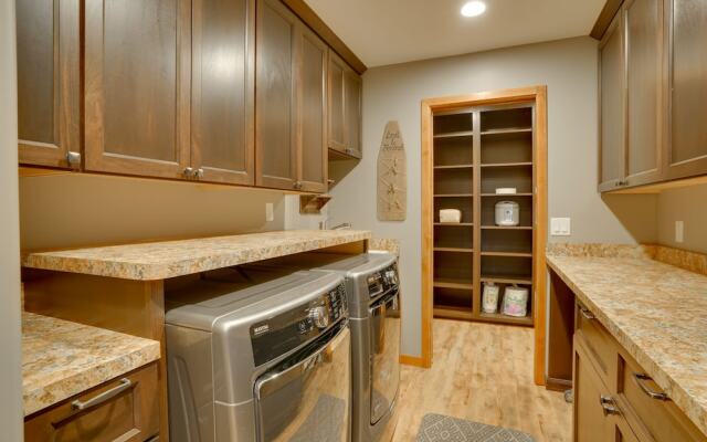 Expansive Retreat on 5 Acres in Shakopee!