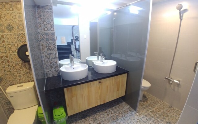 40K Four Of A Kind Hostel