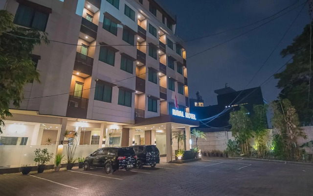RedDoorz Premium near Paris Van Java Mall