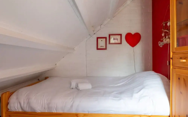 Holiday Home in De Punt With Pool & Garden