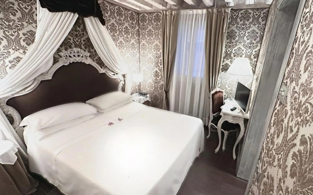 Hotel Antiche Figure