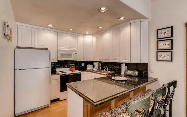 Westwind 406 2BD 2BA Gold Condo