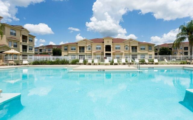 Luxury Poolview Penthouse