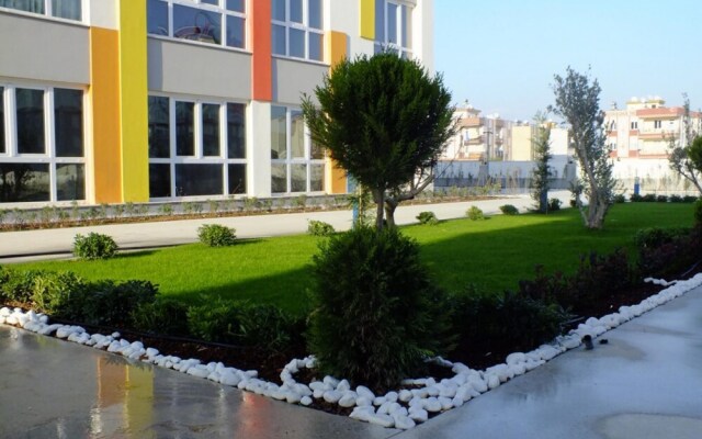 Central Flat With Shared Pool Near Antalya Airport