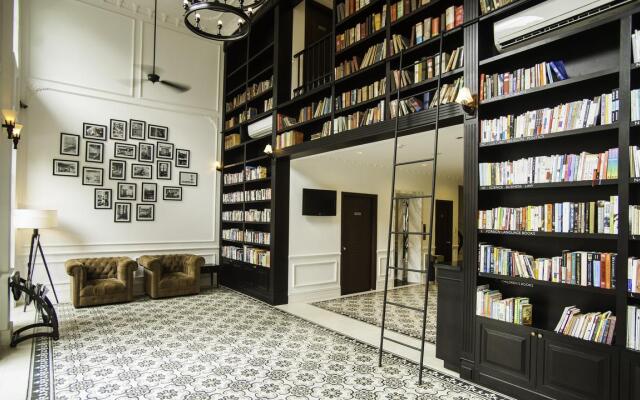 The Alcove Library Hotel