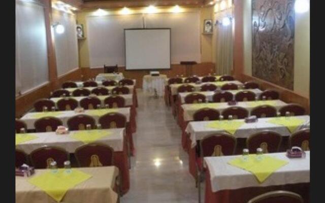 Kowsar Tehran Hotel