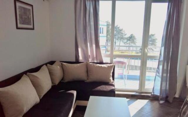 Apartment In Apartcomplex Blue Bay Palace