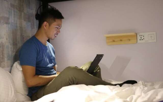 Houze Hostel