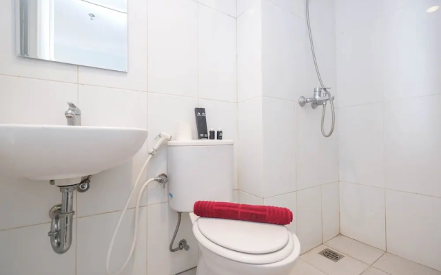 Homey and Comfy Studio Tamansari Mahogany Apartment