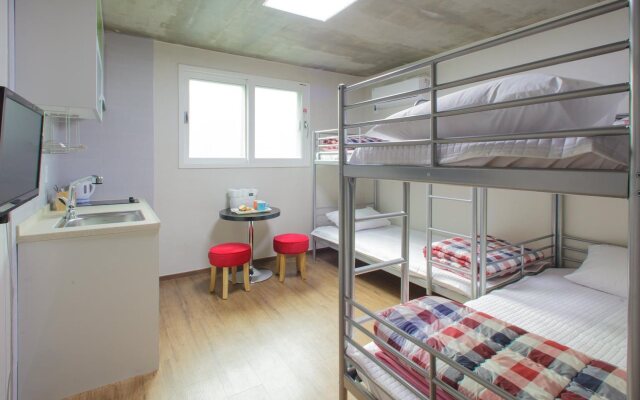 KW Hongdae Line Hostel