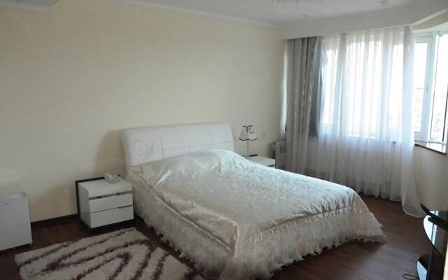 Center Hotel & Apartments