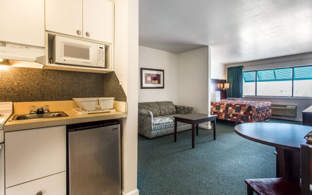 Seahorse Inn and Cottages