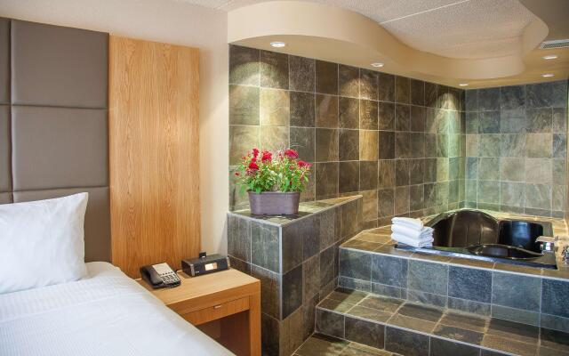 iHOTEL & Conference Center Red Deer