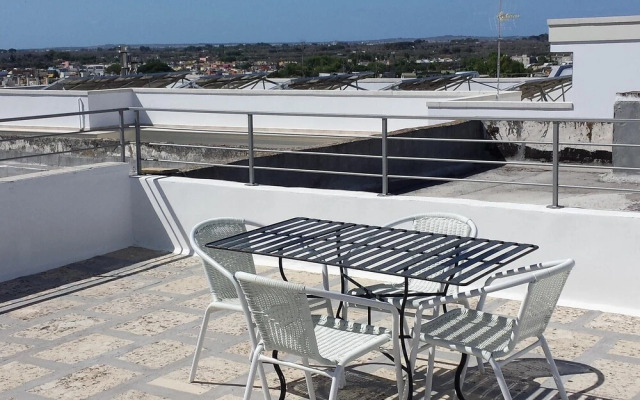 Beautiful Apartment in Matino With 1 Bedrooms