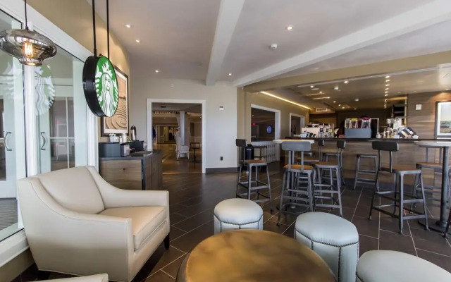 Cedar Point's Hotel Breakers