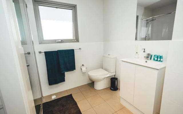 Blue Gum on First Ave - CBD Fringe, Wifi, Netflix