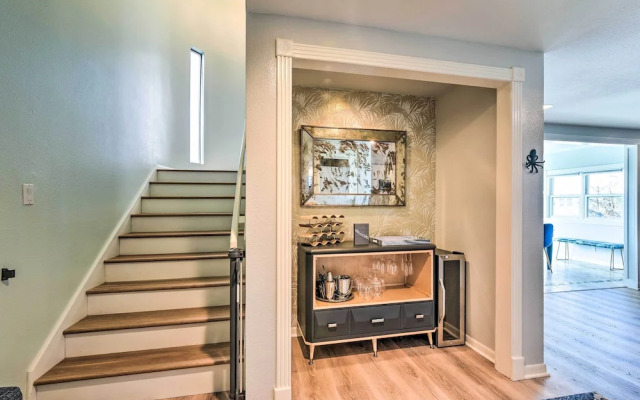 Walk to Pirates Beach - Luxe Galveston Home
