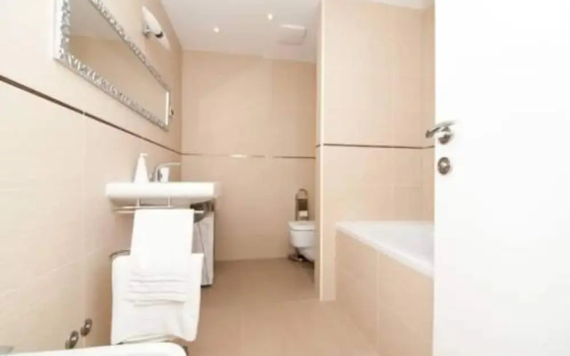 Apartment Vesna - Superior Three Bedroom Apartment With Balcony