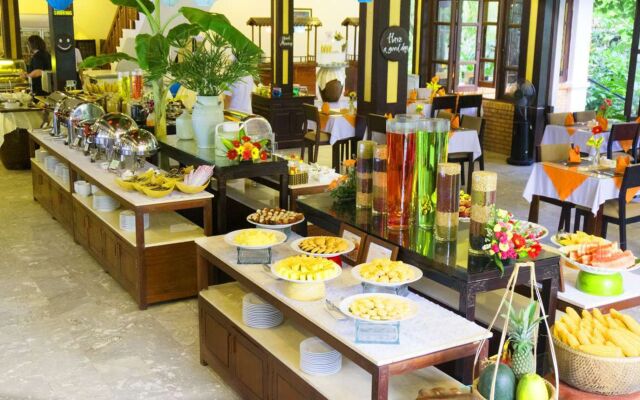 Vinh Hung Riverside Resort & Spa
