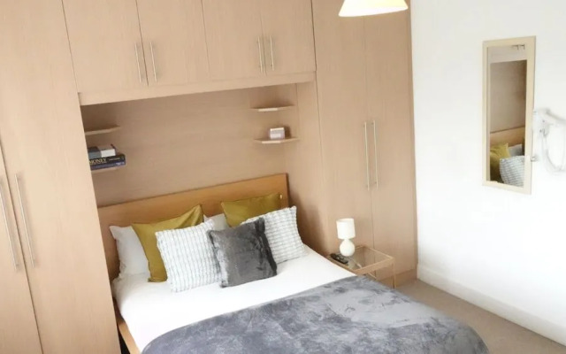 The Great Airport Place