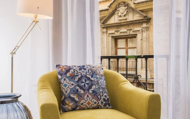 Cozy Apartment in Great Location 2 Bd. Plaza Nueva II