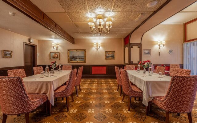 Muthu Fort William Hotel