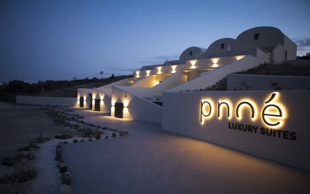 Pnoe Luxury Suites
