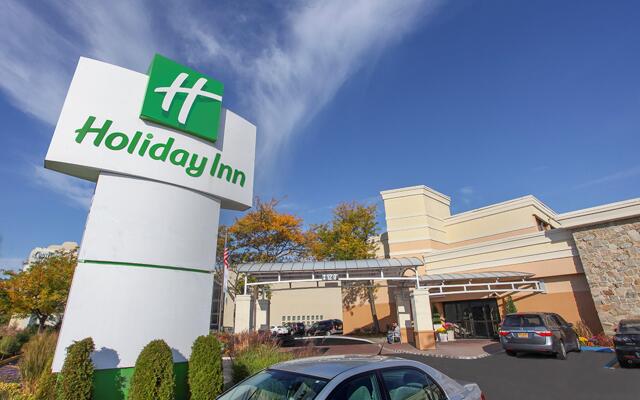 Holiday Inn Westbury - Long Island, an IHG Hotel