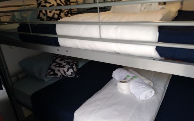 D And N House Hostel