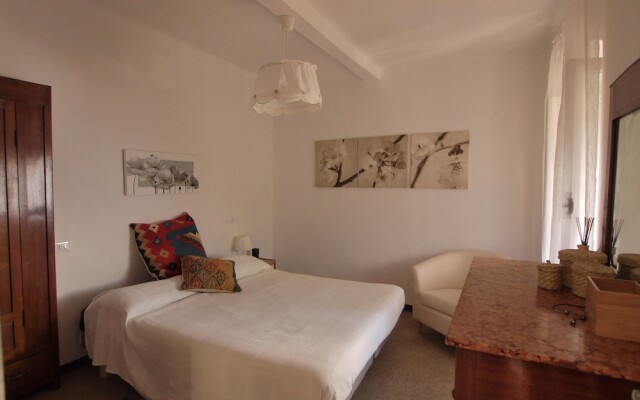 Radici Sea View Apartment With Balcony