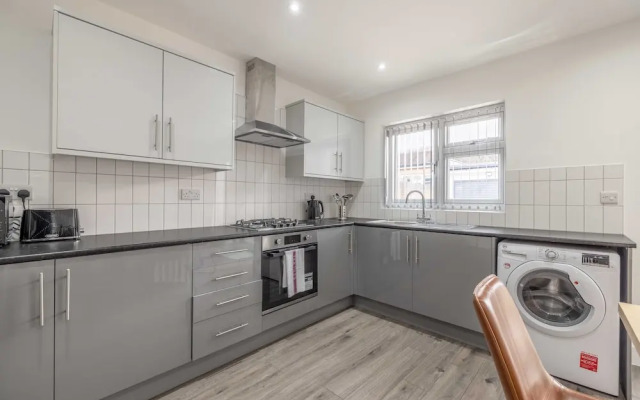 Chic and Comfy 4 Bedroom Stay Baylis