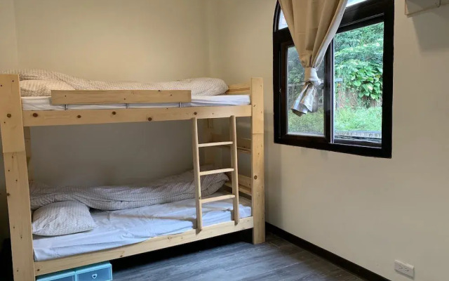 Corner 284 Hostel