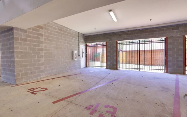 Tuscaloosa Condo: Steps to Bryant-denny Stadium!