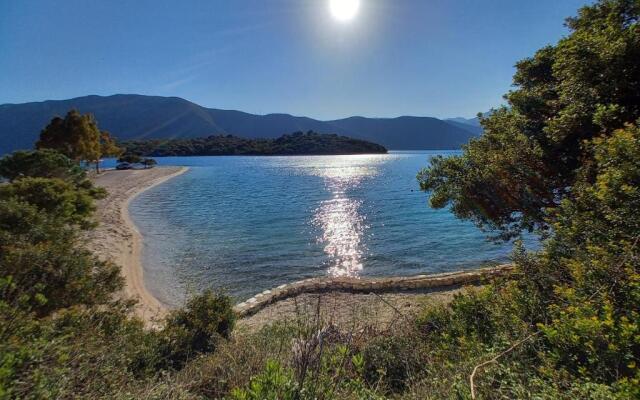 Konstas Stone Island House in Meganisi