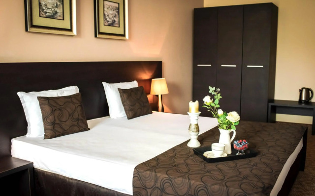Central Plaza Hotel