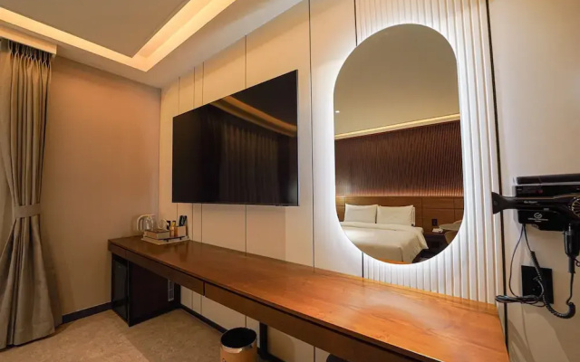Urban Groove Hotel