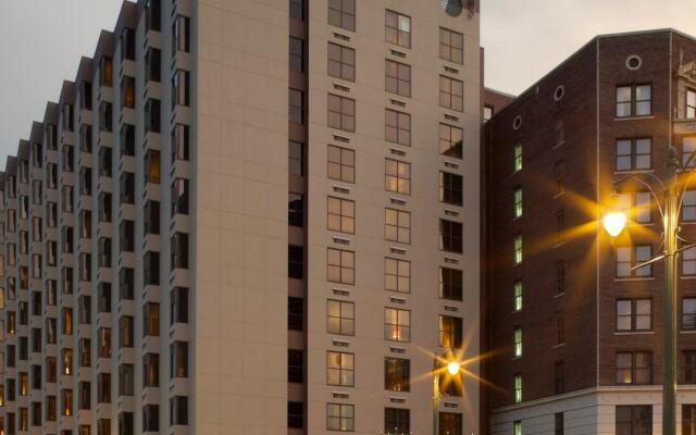 DoubleTree by Hilton Memphis Downtown