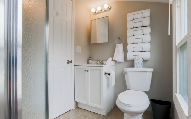 Your Cozy Lockwood Lodge Awaits!