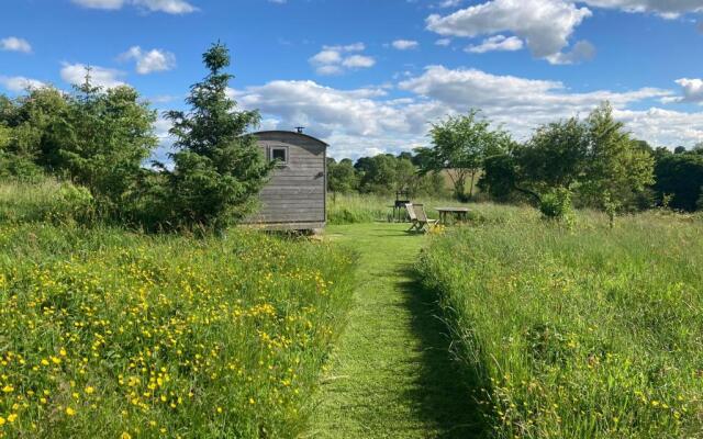 The Shepherd's Hut with seasonal Swimming Pool